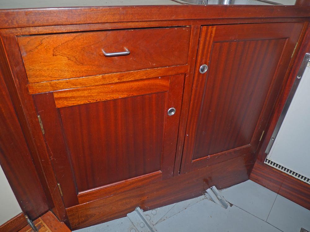 Cabin en avant, H&eacute;bergements